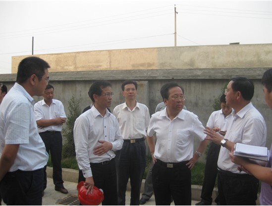 黄石市市长杨晓波一行到远大医药富池工业园检查指导工作